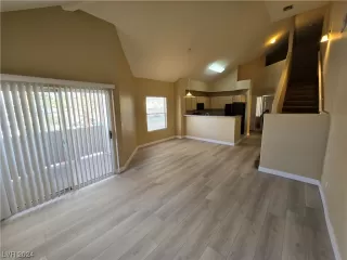 Photo #4: 2562328 Listing 