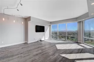 Photo #3: 2562356 Listing