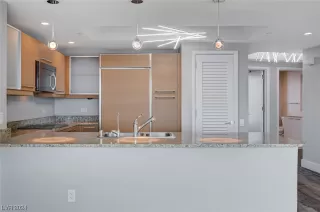 Photo #6: 2562356 Listing