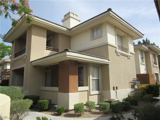 MLS: 2562363 Condo For Sale