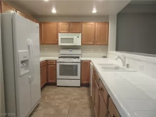 Photo #3: 2562363 Listing 