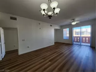 Photo #4: 2562367 Listing 