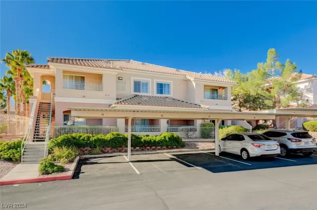 MLS: 2562388 Condo For Sale