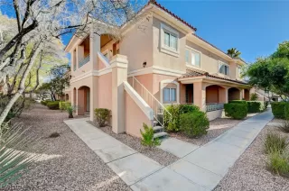 Photo #1: 2562388 Listing 