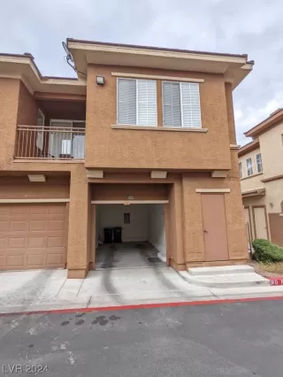Photo #1: 2562417 Listing