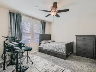 Photo #3: 2562426 Listing