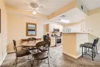 Photo #1: 2562433 Listing