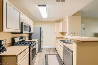 Photo #2: 2562433 Listing