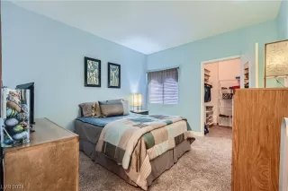 Photo #5: 2562433 Listing