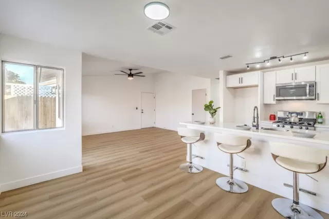 MLS: 2562463 Condo For Sale