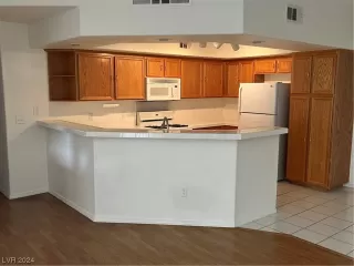 Photo #4: 2562466 Listing 