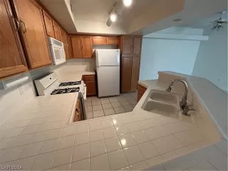 Photo #5: 2562466 Listing 