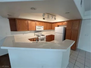 Photo #6: 2562466 Listing 