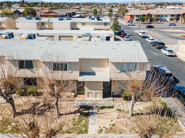 MLS: 2562521 Condo For Sale