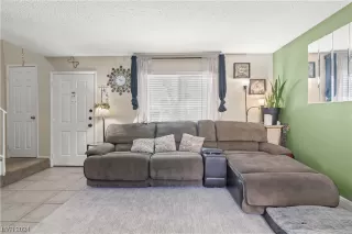 Photo #2: 2562521 Listing 