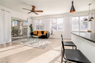 Photo #2: 2562545 Listing