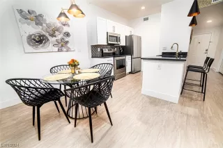 Photo #4: 2562545 Listing