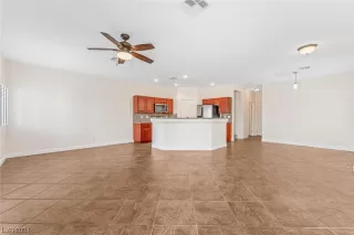 Photo #4: 2562567 Listing