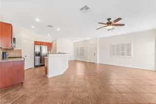 Photo #5: 2562567 Listing