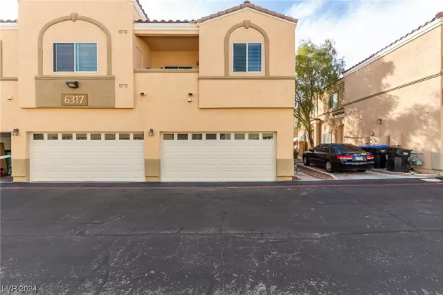 MLS: 2562568 Condo For Sale