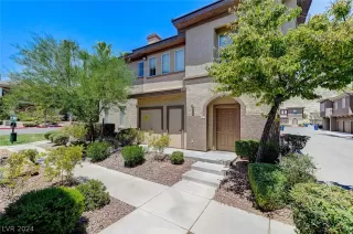 Photo #2: 2562610 Listing