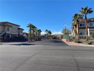 Photo #1: 2562615 Listing 