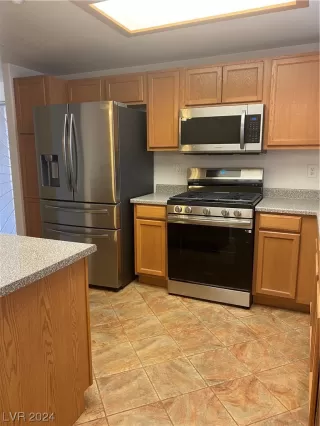 Photo #3: 2562615 Listing 