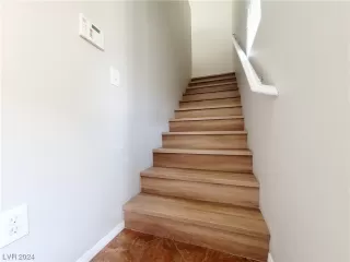 Photo #1: 2562637 Listing 