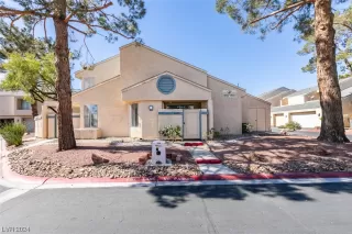 Photo #1: 2562639 Listing