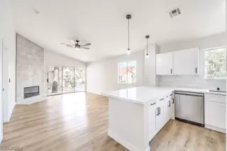 Photo #1: 2562651 Listing