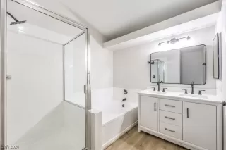 Photo #6: 2562651 Listing