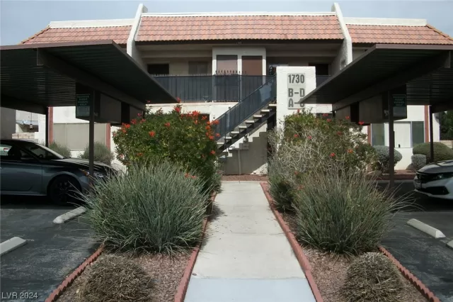 MLS: 2562663 Condo For Sale