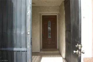 Photo #2: 2562663 Listing