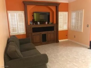 Photo #5: 2562669 Listing