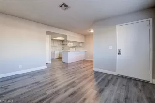 Photo #4: 2562674 Listing