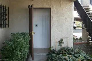 Photo #4: 2562678 Listing