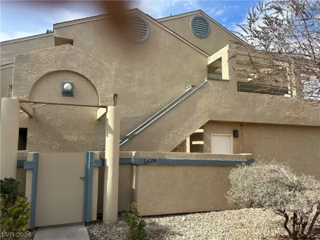 MLS: 2562687 Condo For Sale