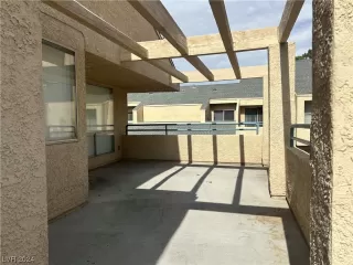 Photo #1: 2562687 Listing 