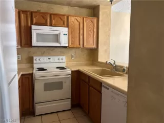 Photo #5: 2562687 Listing 