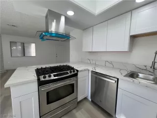 Photo #5: 2562695 Listing 