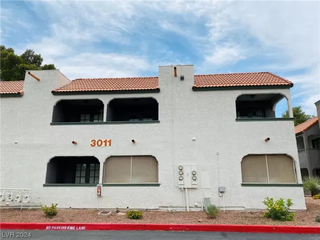 MLS: 2562697 Condo For Sale