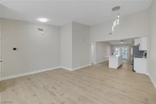 Photo #4: 2562707 Listing 