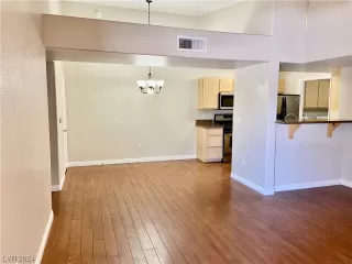 Photo #2: 2562716 Listing 