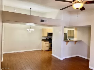 Photo #3: 2562716 Listing 