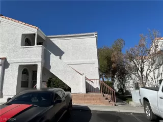 Photo #1: 2562717 Listing 