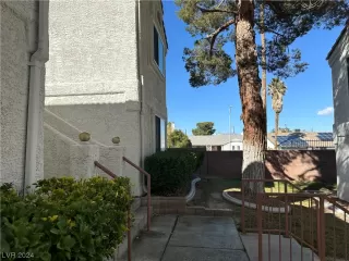 Photo #3: 2562717 Listing 