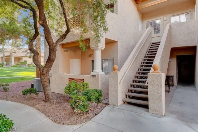 MLS: 2562744 Condo For Sale