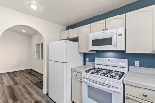 Photo #3: 2562748 Listing