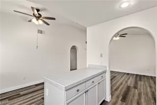 Photo #6: 2562748 Listing