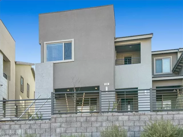 MLS: 2562749 Condo For Sale